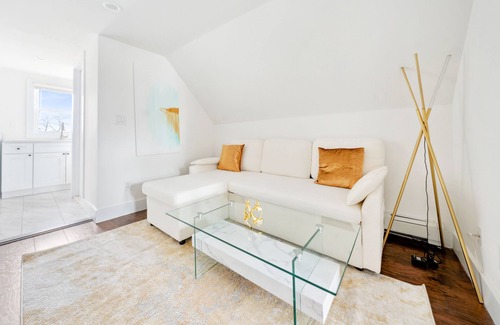Southeast Yonkers Apartment | Prime Location NY Apartment with Free Parking & Spa Access