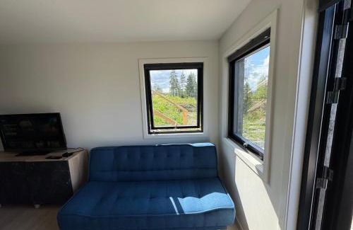 Fet Municipality Apartment | Modern Studio Apartment: Guest Rated 7.9/10 & Family-Friendly