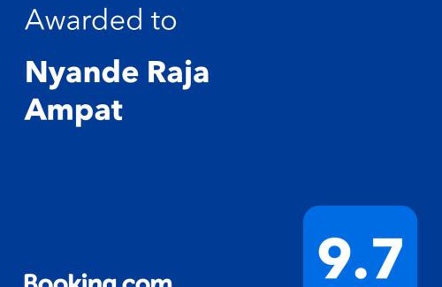 Mansuar Island House | Discover Nyande Raja Ampat: Oceanfront Getaway with Breakfast