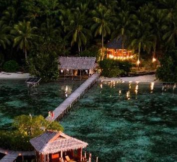 Mansuar Island House | Discover Nyande Raja Ampat: Oceanfront Getaway with Breakfast