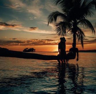 Mansuar Island House | Discover Nyande Raja Ampat: Oceanfront Getaway with Breakfast