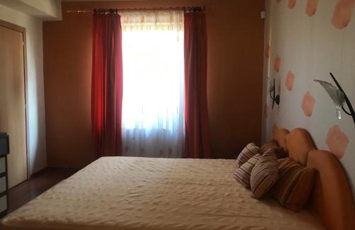 Balatonszarszo Villa | Delightful Nyaralo Balatonszárszó with Family-Focused Amenities