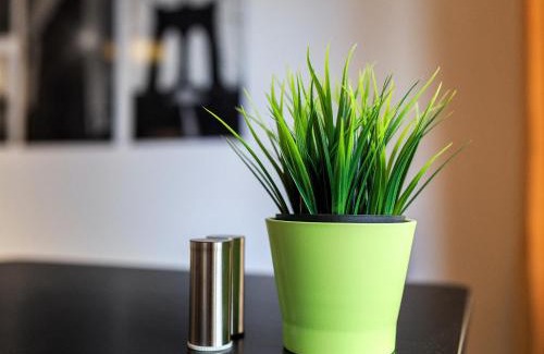 La Gare Apartment | Family-Friendly NYC Gare with Top Guest Rating of 8.9