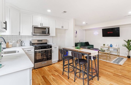 Ampere Bed & Breakfast | NYC Urban Escape 15min to Newark Penn Station