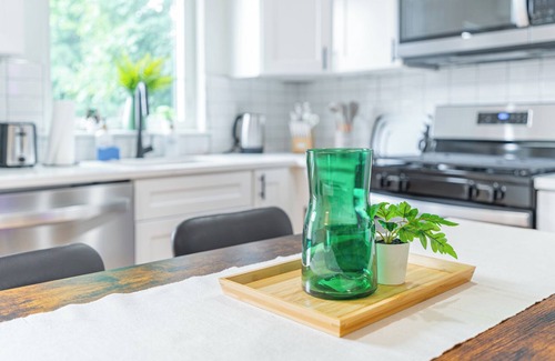 Ampere Bed & Breakfast | NYC Urban Escape 15min to Newark Penn Station