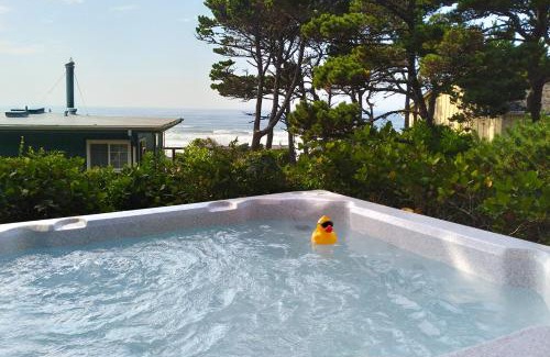 Newport House | Ocean View Retreat at Nye Beach: Pet & Child Friendly!