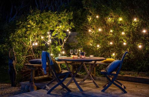 New Forest District House | Discover Nye Creek: Pet-Friendly Retreat with Perfect Ratings