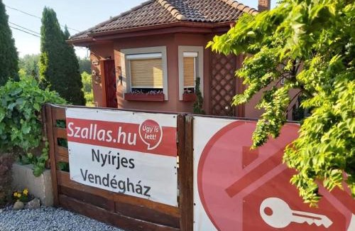Balassagyarmat House | Discover Nyirjes Vendégház: 4-Star Oceanfront Escape