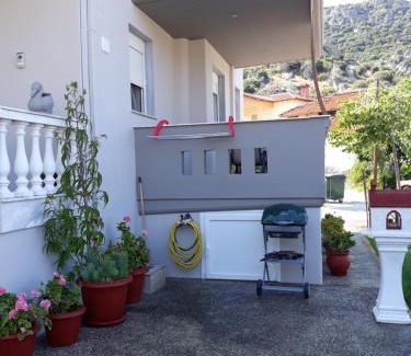 Sithonia Apartment | Experience Nymfes House: Oceanfront Escape with High Ratings