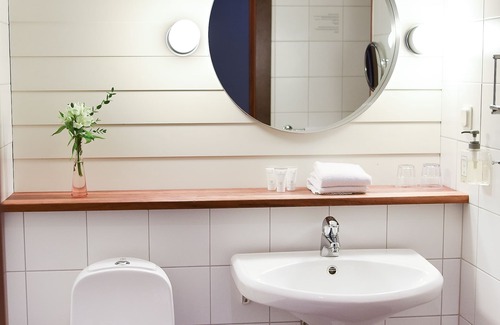 Nynashamn Hotel | Relax at Nynäs Havsbad: 4-Star Spa & Pool Retreat