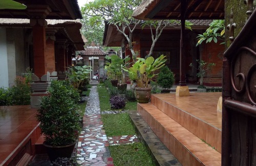 Peliatan House | Discover Nyoman Warta: Ubud's Perfect Retreat Near Monkey Forest