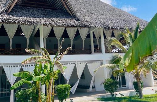 Watamu Apartment | Oceanfront Pool Retreat at Swami Zazu - Maisha Resort