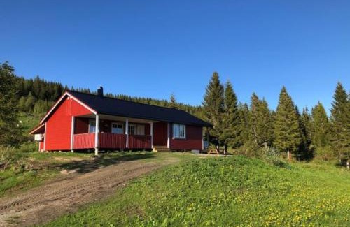 Lierne House | Charming Cabin Retreat by Skjelbredvatnet - 10/10 Rating!