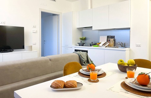 Milan Apartment | Nystrom Apt - Self Check-in - Metro M1