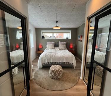 Norresundby House | New Jungle Vibe House: Guest Rated 10/10 & Pet Friendly
