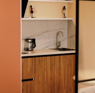 Verkhnie Misto Apartment | Stylish 3-Bedroom Apartment in City Center - Rated 9.6/10