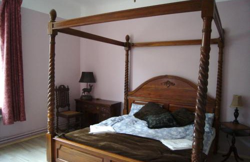 Jekabpils Municipality House | Eco-Friendly Retreat at Nyx & Iris with Hot Tub Access
