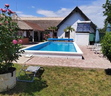Tiszafured Apartment | Discover Oázis Üdülő Tiszafüred: Family-Friendly Retreats