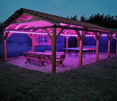 Tiszafured Apartment | Discover Oázis Üdülő Tiszafüred: Family-Friendly Retreats