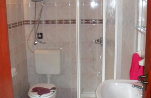 Harkany Apartment | Budget-Friendly Oázis Apartman with Family Amenities
