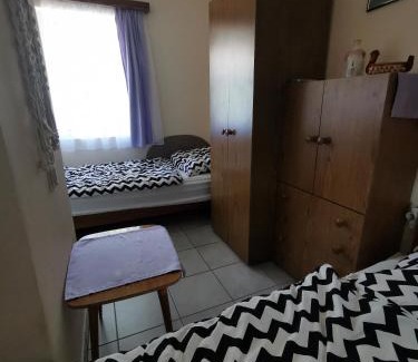 Szantod Apartment | Oázis Apartman: Top-Rated Getaway with Family-Friendly Amenities