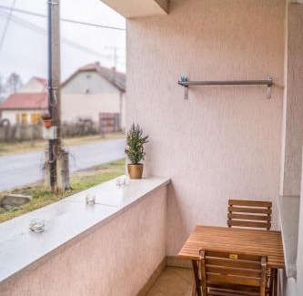 Morahalom Apartment | Guest Rated 10/10: Oázis Apartmanok with Hot Tub & Family Fun