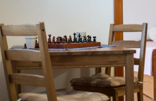 Morahalom Apartment | Guest Rated 10/10: Oázis Apartmanok with Hot Tub & Family Fun