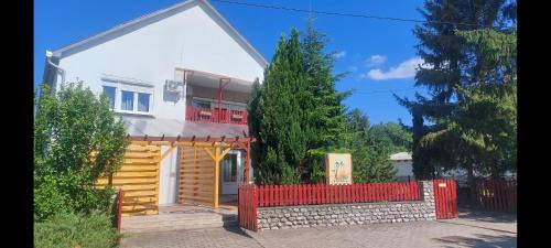 Szilvasvarad House | Discover Oázis Vendégház: Pool, Restaurant & Family Comfort