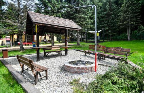 Krasnobrod Cabin | Delightful Ośrodek Pszczółka Krasnobród with Ocean View