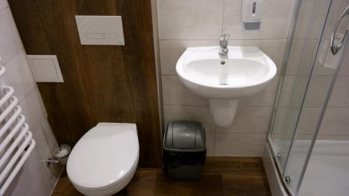 Wola Duchacka Apartment | Family-Friendly Stay at Ośrodek SCSK Optima - Pet Friendly