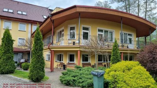Głuchołazy Resort | Family-Friendly Ośrodek SUDETY with Hot Tub & Pet Welcome