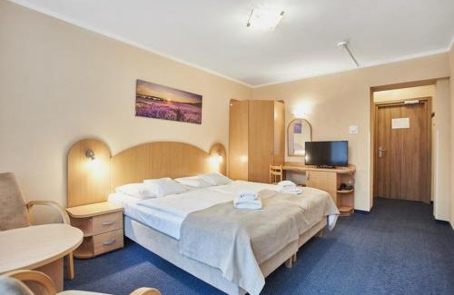 Swinoujscie Resort | Relax at Ośrodek Wypoczynkowy "Sobótka" with Spa & Dining