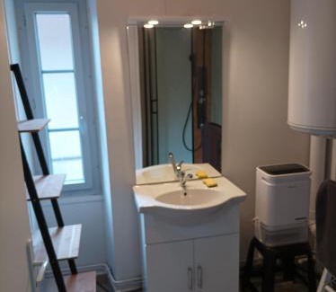 Salins-les-Bains Apartment | Exceptional O'Couvent: Family-Friendly 3-Bedroom Apartment