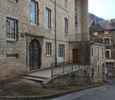 Salins-les-Bains Apartment | O'Couvent: Spacious 71m² Apartment - Guest Rated 9.6/10