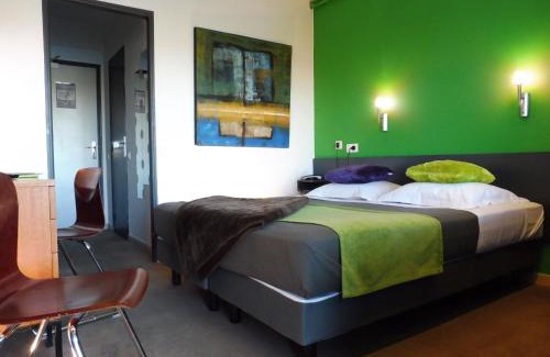 Villeneuve-les-Avignon Hotel | Discover O'Cub Hotel: Pet-Friendly with Breakfast Included