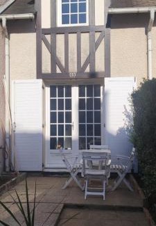 Courseulles-sur-Mer Apartment | O'Dbark: Steps from the Beach, Perfect for Families & Pets