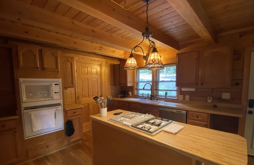 Laurel Lakes Cabin | Tranquil O'deer Cabin with Lake View & Spa Amenities