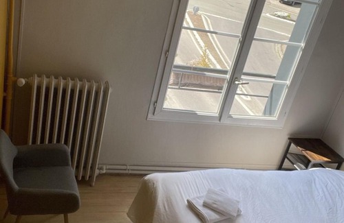 Aumale Hotel | Pet-Friendly Stay at O Deux Aumale with Breakfast Included