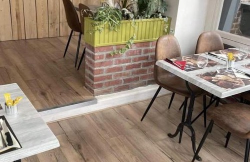 Aumale Hotel | Pet-Friendly Stay at O Deux Aumale with Breakfast Included