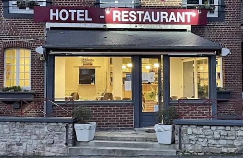 Aumale Hotel | Pet-Friendly Stay at O Deux Aumale with Breakfast Included
