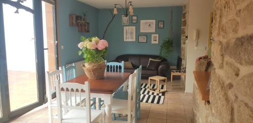 Vilagarcia de Arousa House | Exceptional Stay at O FOGAR DE MARTIÑO - Child Friendly Retreat