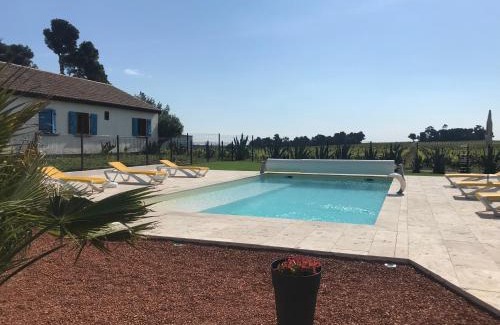 Colombiers Apartment | Pet-Friendly Retreat with Ocean Views at O’gîtes des colombes