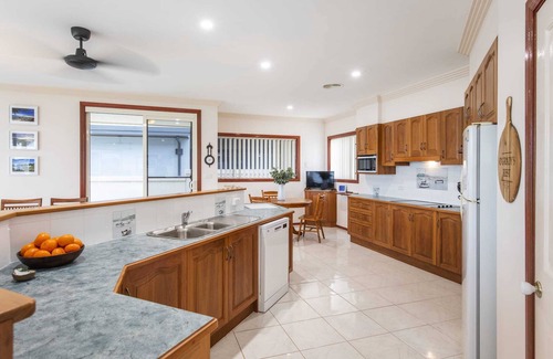 Yamba House | O'Grady's Rest: Oceanfront Retreat with Breakfast Included