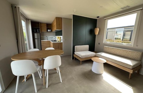 Ambleteuse House | Elegant O'hara Mobil-Home Steps from the Beach