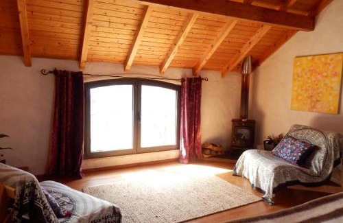 Penela Bed & Breakfast | Discover O Homem Verde: Family-Friendly with Breakfast Included