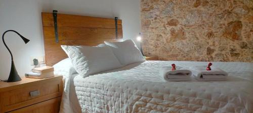 Boimorto Apartment | Discover O Labrego de Boimorto: 4-Star, Family-Friendly Stay