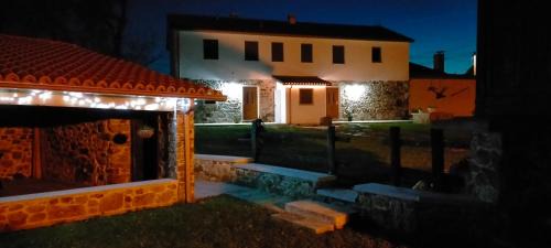 Boimorto Apartment | Discover O Labrego de Boimorto: 4-Star, Family-Friendly Stay