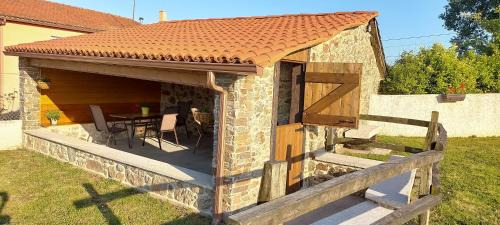 Boimorto Apartment | Discover O Labrego de Boimorto: 4-Star, Family-Friendly Stay