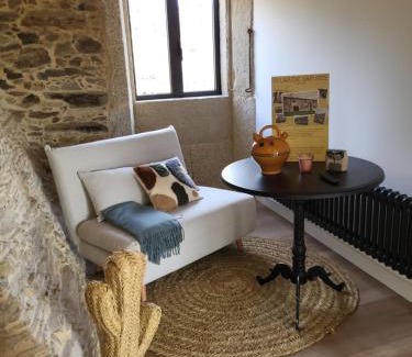 Ponteceso House | Discover O lar de San Fins: Family-Friendly Retreat