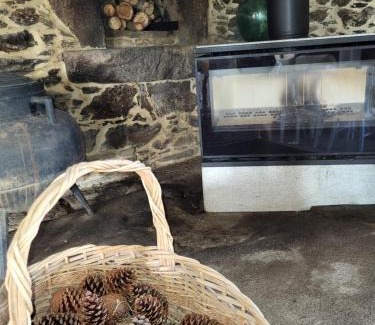 Ponteceso House | Discover O lar de San Fins: Family-Friendly Retreat